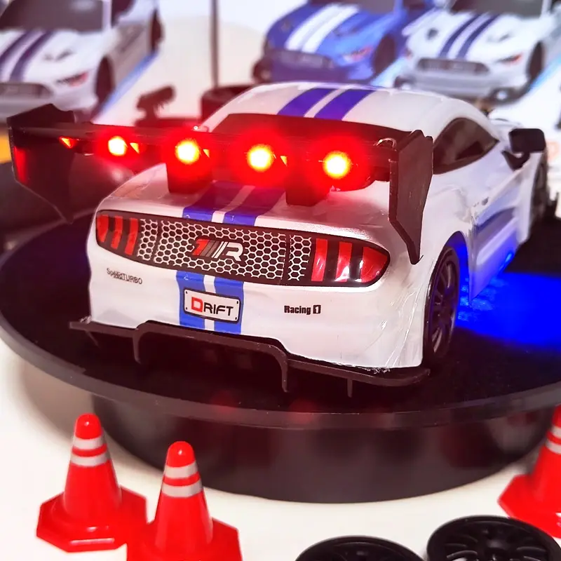 Купити Машинка для дрифта на радіокеруванні 1:24 Ford Mustang 4WD з підсвіткою біла за 899 грн